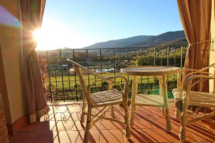 Casa rural para 8 personas, con piscina además de vistas y jardín, Se admiten mascotas en La Vera - 3