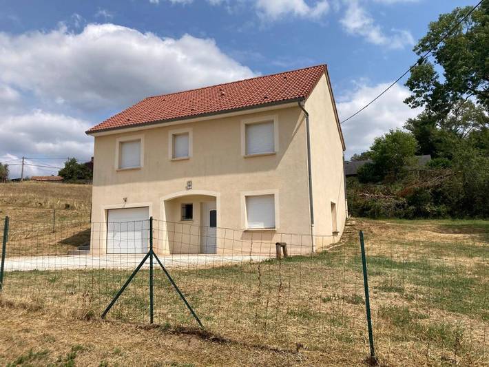 Gîte pour 4 personnes, avec balcon ainsi que vue et jardin à Cosnac