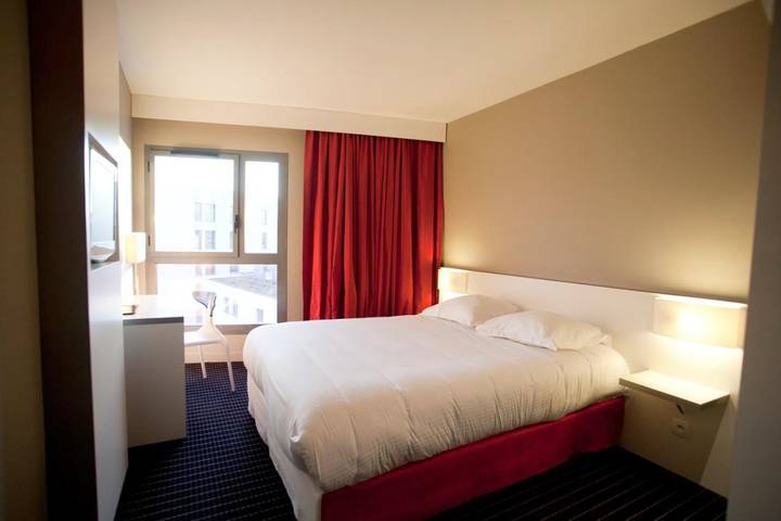 Location de vacances pour 3 personnes, avec sauna ainsi que terrasse et jacuzzi, animaux acceptés à Lyon - 2