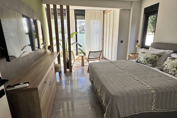 Ganze Wohnung, Ruhige Apartment mit 2 Schlafzimmer und schöner Garten in Side, Manavgat
