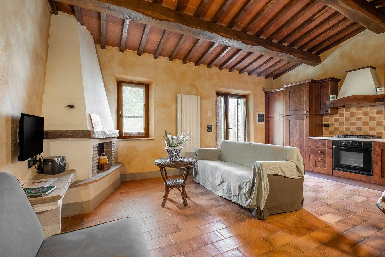 Appartamento intero, Appartamento 'Bosco' con terrazza e giardino condivisi, Wi-Fi in Radicofani, Val d’Orcia