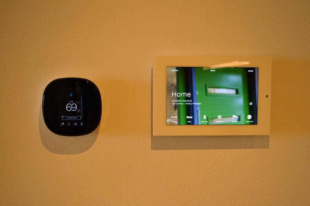 Beautiful Lake Monona Home-Minutes to Downtown Madison in Madison, Dane County