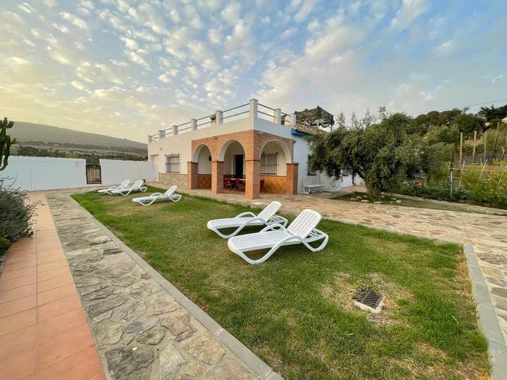 Location de vacances pour 4 personnes, avec Terrasse et Jardin dans Bolonia