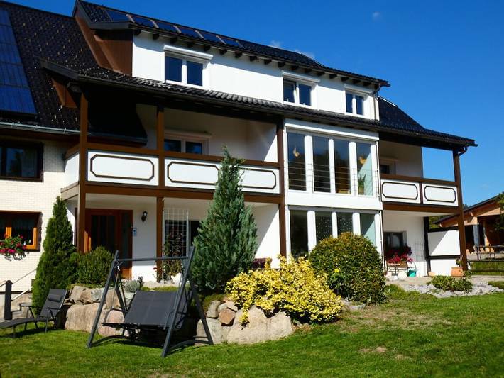 Ferienhaus für 7 Personen, mit Balkon und Garten in Häusern - 2