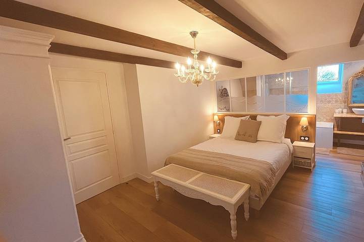 Gîte pour 8 personnes, avec jardin et jacuzzi à Lanobre - 4