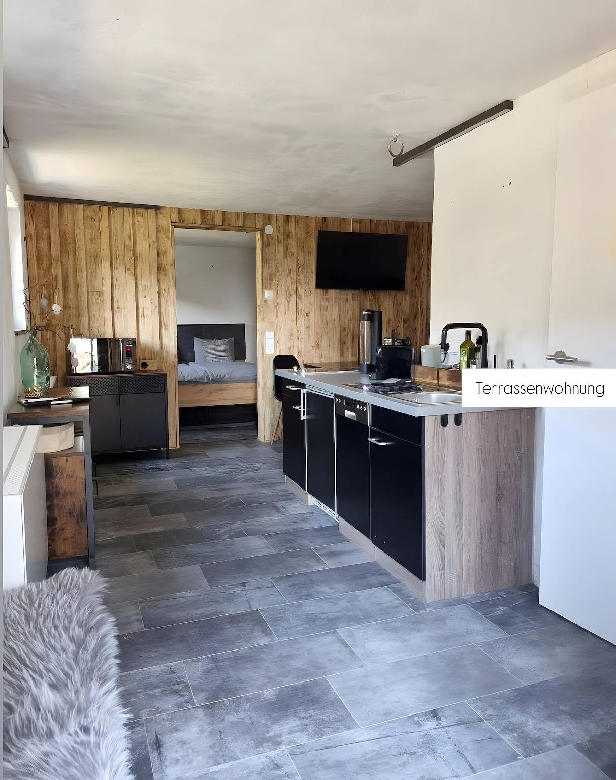 Ganze Wohnung, Ferienwohnung Tostner Burgblick – Ruhig in Grünlage mit Terrasse in Rätikon Gebirgsgruppe, Feldkirch