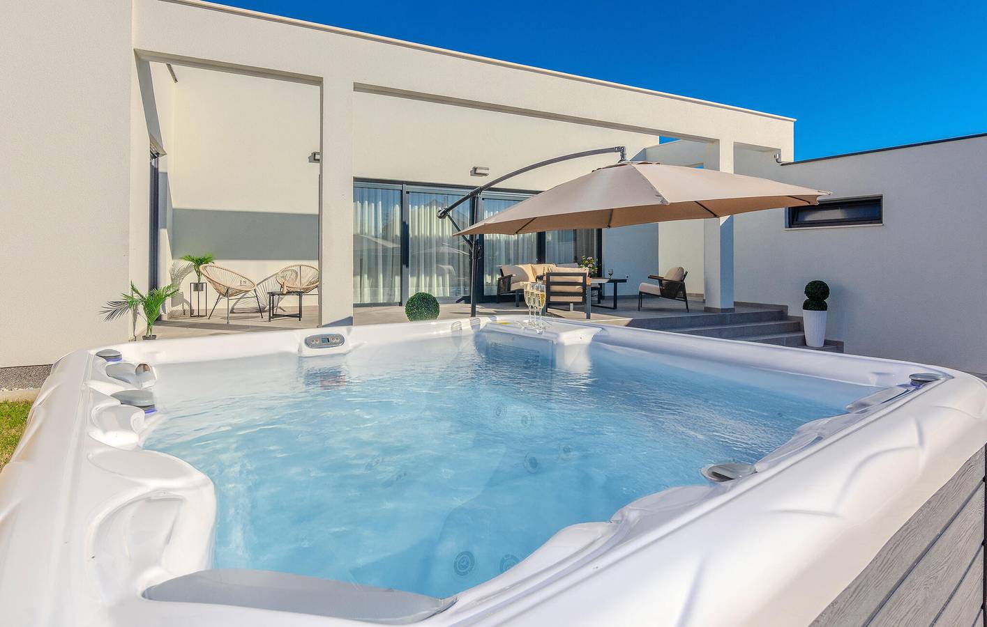 Ferienhaus für 6 Personen mit Whirlpool in Nin, Zadar