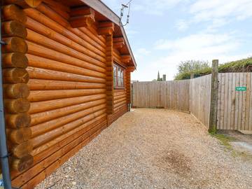 Lodge for 2 People in Rutland, Midlands, Photo 1