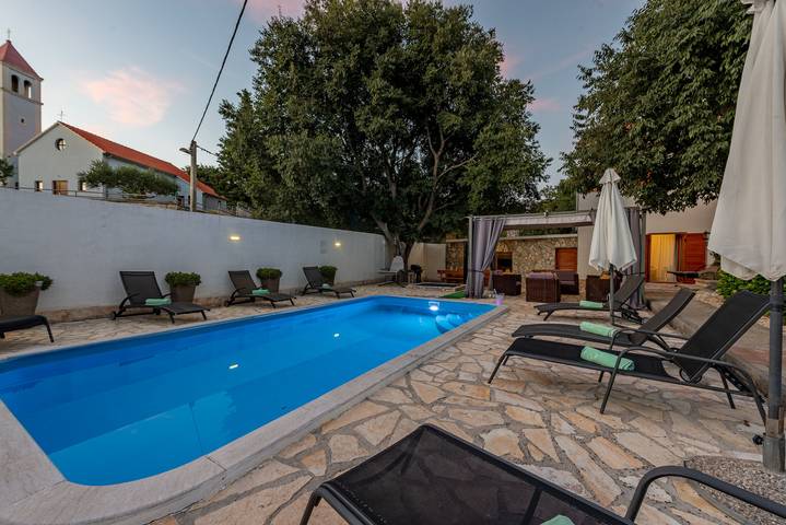 Villa für 10 Personen, mit Balkon und Terrasse sowie Garten in Zadar - 3