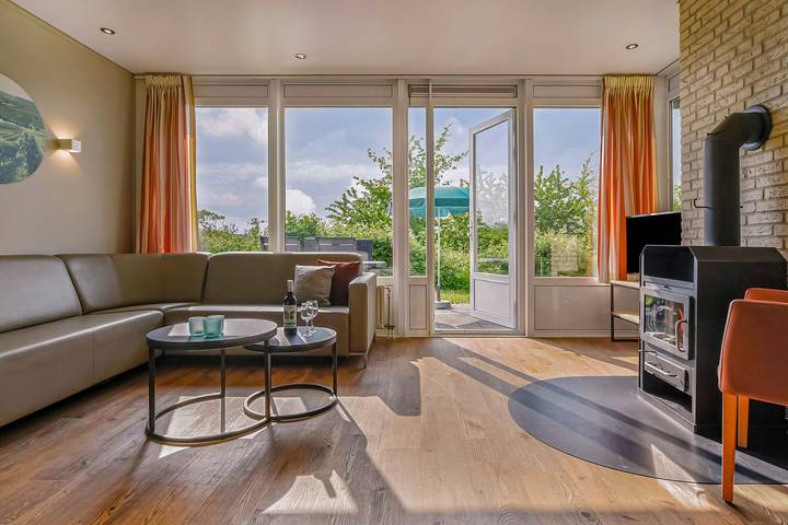 Bungalow für 6 Personen, mit Balkon/Terrasse und Sauna sowie Terrasse in Mosel-Saar - 2