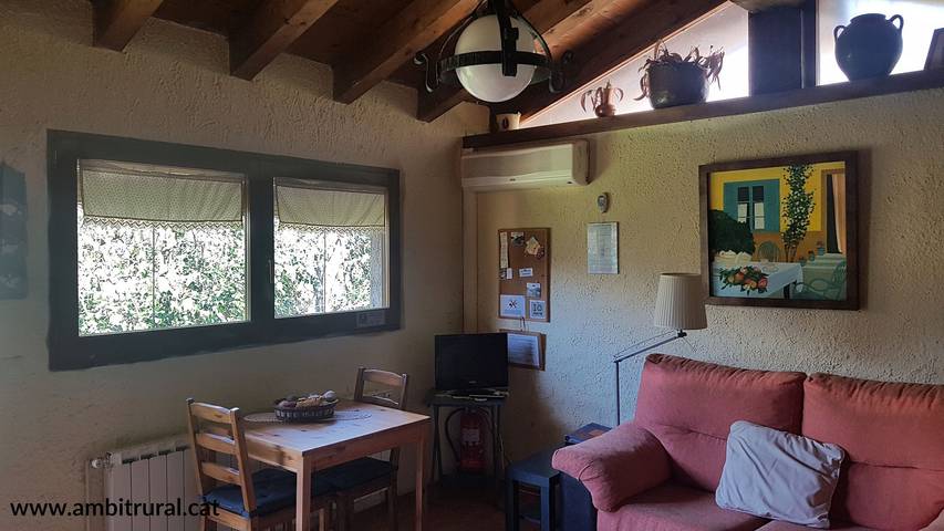 Cabaña de madera para 2 personas, con jardín, Se admiten mascotas en Garrotxa - 2