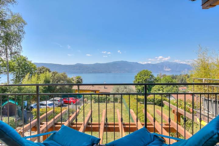 Ferienwohnung für 4 Personen, mit Balkon und Seeblick in Lago Maggiore (Lombardei)