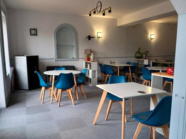 Hôtel pour 6 personnes, avec piscine ainsi que jardin et vue, animaux acceptés à Louroux-de-Bouble