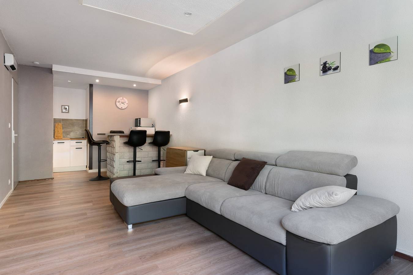Apartamento entero, Apartamento Refugio de las Tribus: vistas a la montaña, jardín común y balcón privado in Villard-de-Lans, Parc naturel régional du Vercors