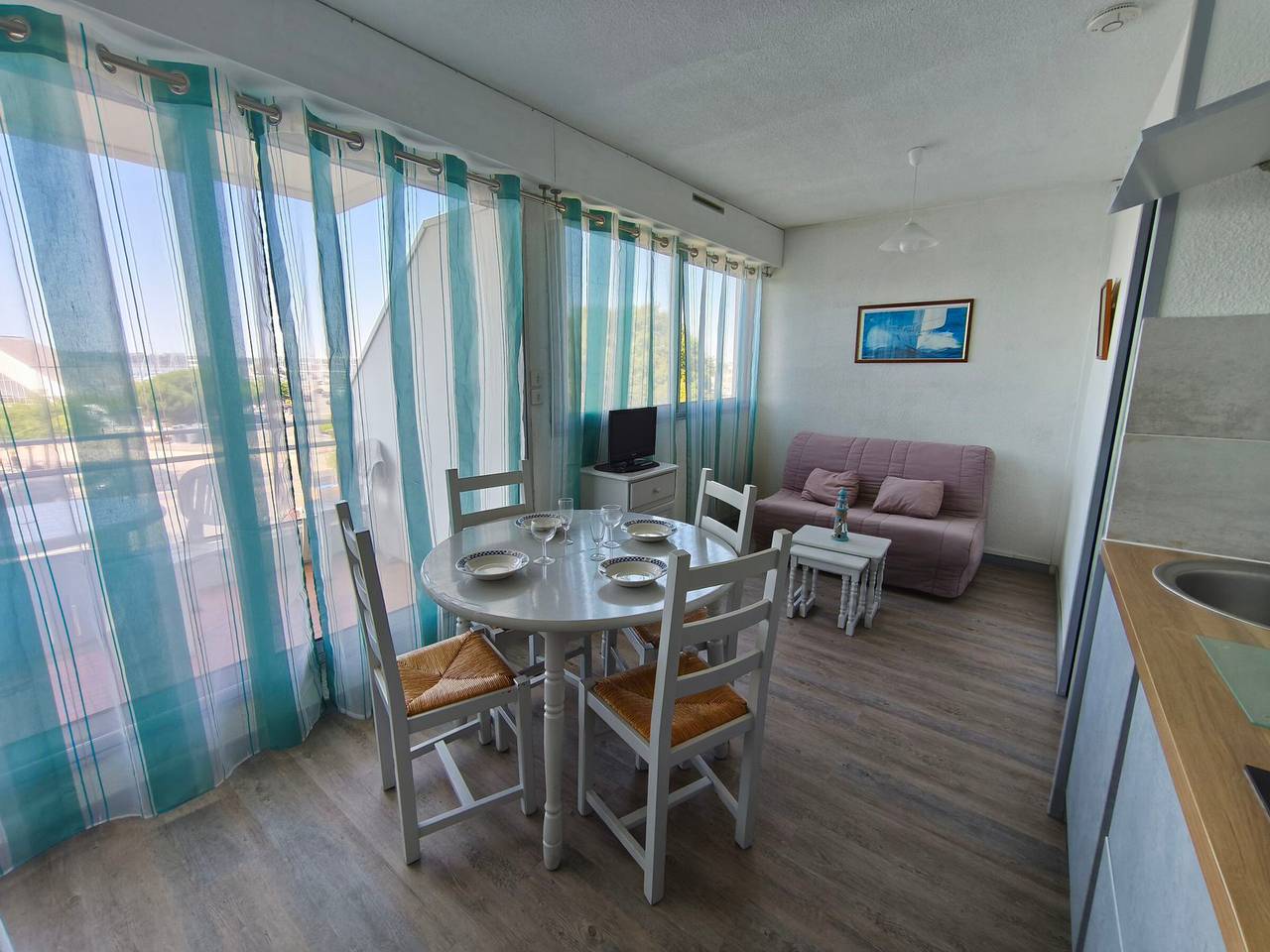 Studio entier, Studio cosy à La Rochelle avec balcon et parking privé in La Rochelle, Région de La Rochelle