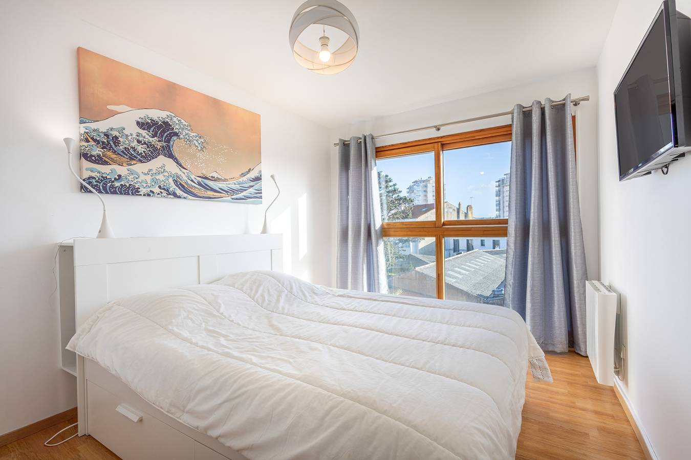 Entire apartment, Apartment for 4 People with Garage, Balcony, and Wi-Fi in Les Sables-d'Olonne, Vendée