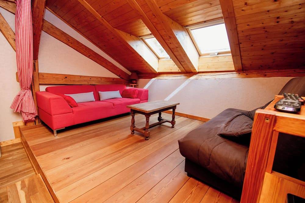 Entire apartment, Apartment in Comtoise farmhouse Children's playground and equipment in Mouthe-Lac et Mont d’Or, Jura Francais