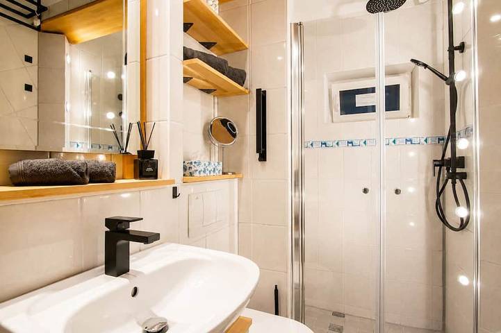 Ganze Wohnung, Ruhige Fewo mit Terrasse & Grill – Hunde willkommen, Ilmenau in Ilmenau, Thüringer Kernland