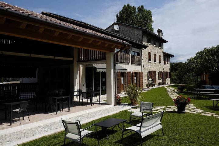 Location de vacances pour 4 personnes, avec Jardin et Vue à Pederobba