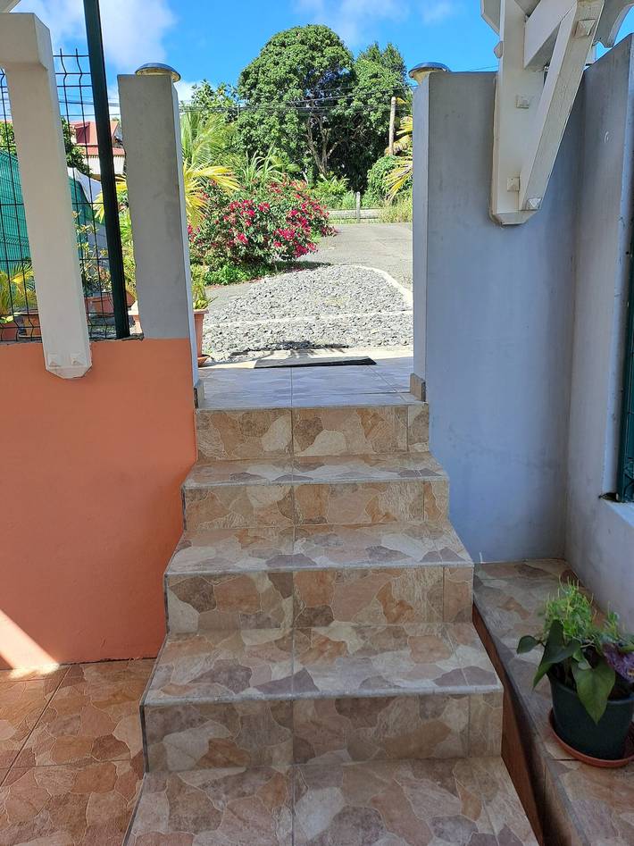 Location de vacances pour 2 personnes, avec piscine et terrasse à Petit-Bourg - 4