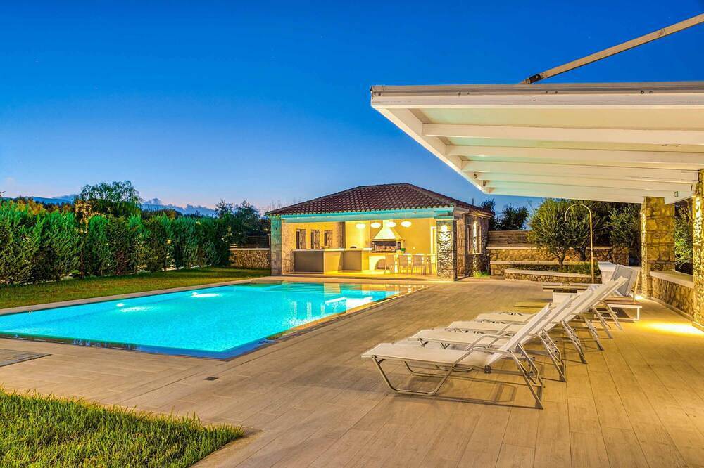 Serenity Zante - Drei Schlafzimmer Villa, Schläft 6 in Drosia (Zakynthos), Kipseli