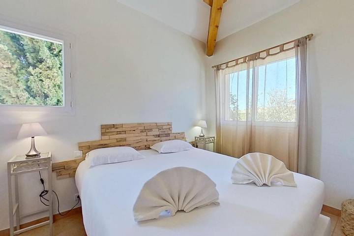 Villa pour 6 personnes, avec sauna et jacuzzi ainsi que piscine et jardin, adapté aux familles dans Cala Rossa - 3