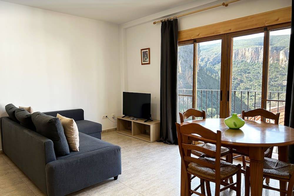 Entire apartment, Outstanding views. Apartment in Chulilla in Chulilla, Valencia Province