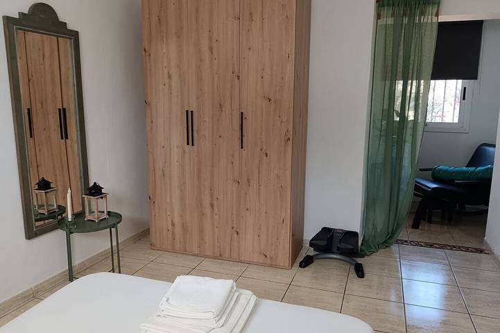 Casa con piscina, jardín, barbacoa, a/a, Wifi, parquing in Es Canar, Santa Eulària des Riu