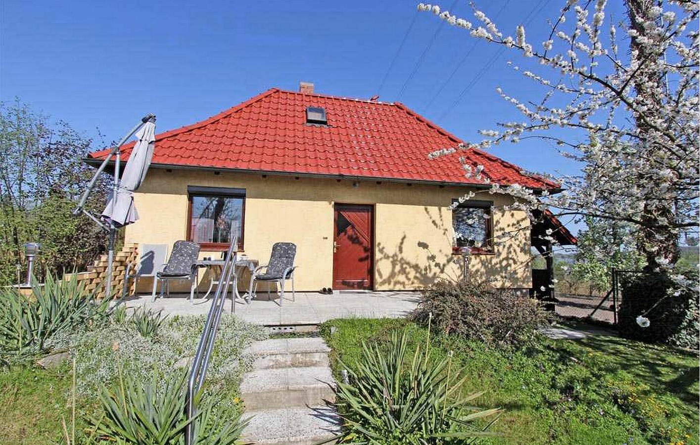Apartment am Strand mit Terrasse und Parkplatz - 2 km zum Strand in Waren (Müritz), Müritz