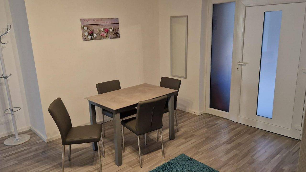 Ganze Ferienwohnung, Ferienwohnung für 2 Personen (90 m²) in Queichhambach in Annweiler, Trifelsland