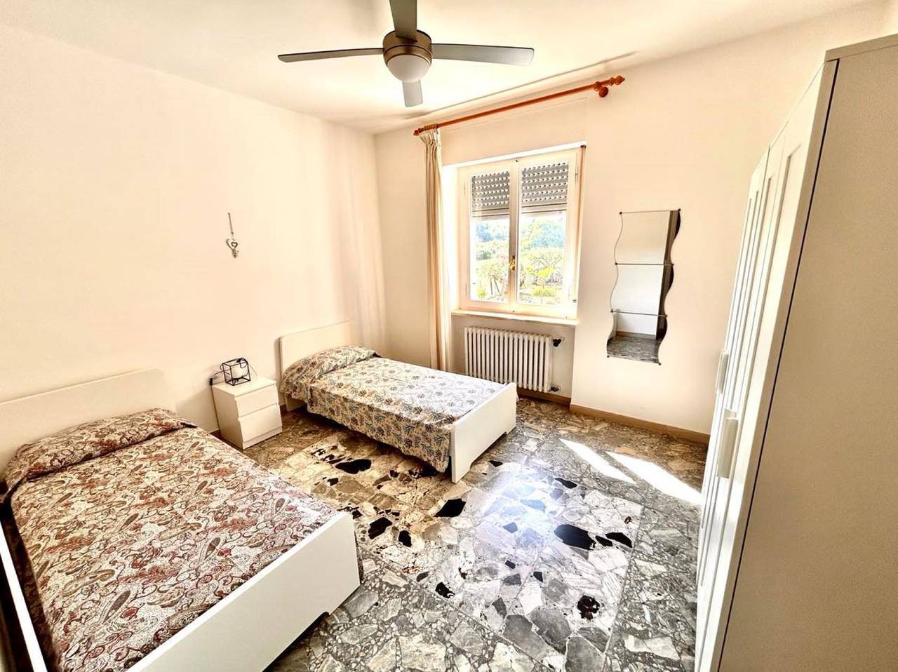 Entire apartment, Holiday apartment for 8 people with terrace in Sirolo, Riviera del Conero