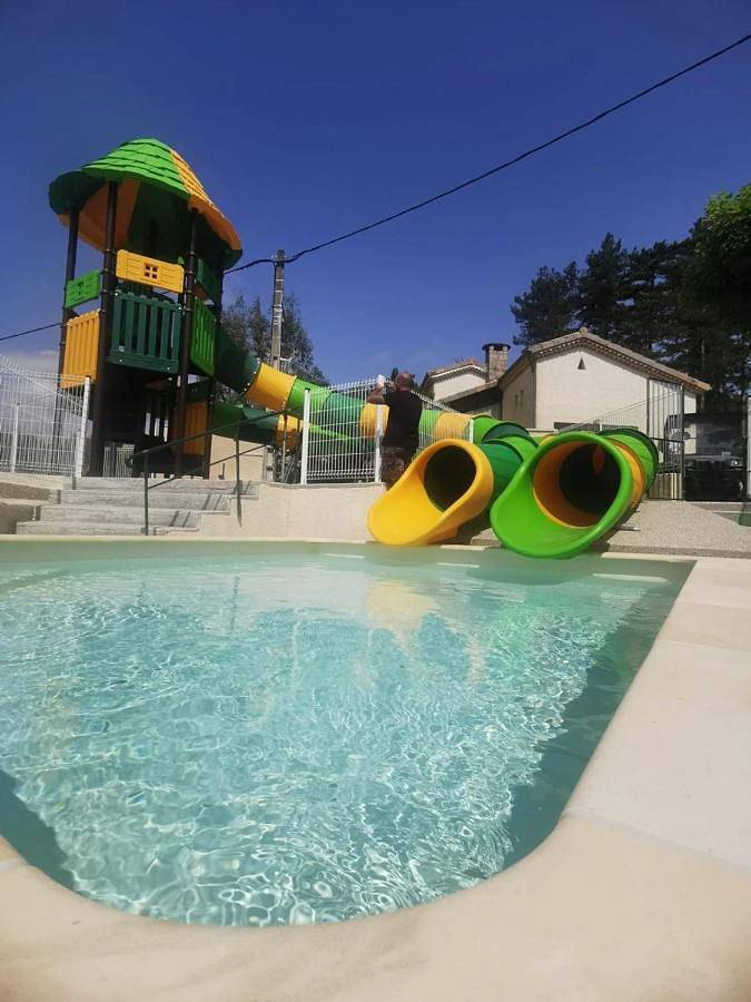 Camping pour 5 personnes, avec Piscine