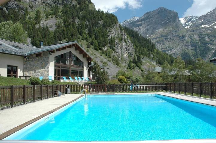 Hôtel pour 4 personnes, avec piscine et jardin ainsi que sauna et vue