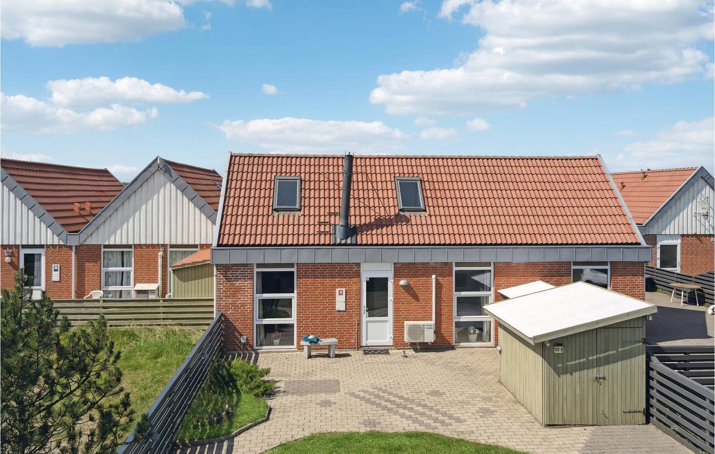 Hel ferieleilighet, Ferieleilighet for 6 personer med terrasse in Hvide Sande, Holmsland Klit