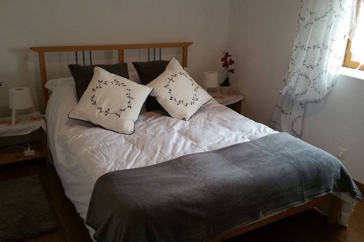 Location de vacances pour 12 personnes, avec terrasse et jardin à Oulmes - 4