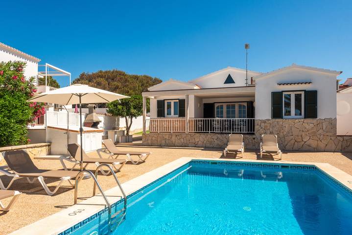 Villa for 5 people, with Terrace and Garden in Arenal d'en Castell