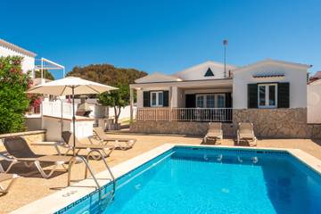 Villa in Es Mercadal, Menorcas Küste für 5 