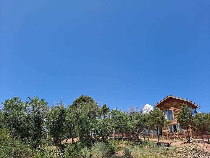 Lodge for 16 people, with yard in San Juan National Forest