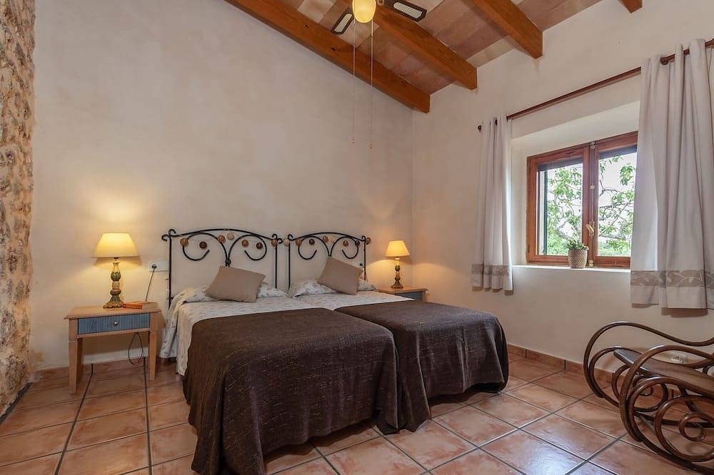 Finca Sa Casa Nova – authentic finca with character in Lloret de Vistalegre, Majorca Center