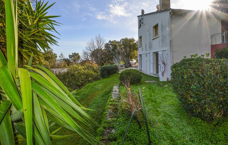 Gîte pour 4 personnes, avec jardin et terrasse à Brando - 2