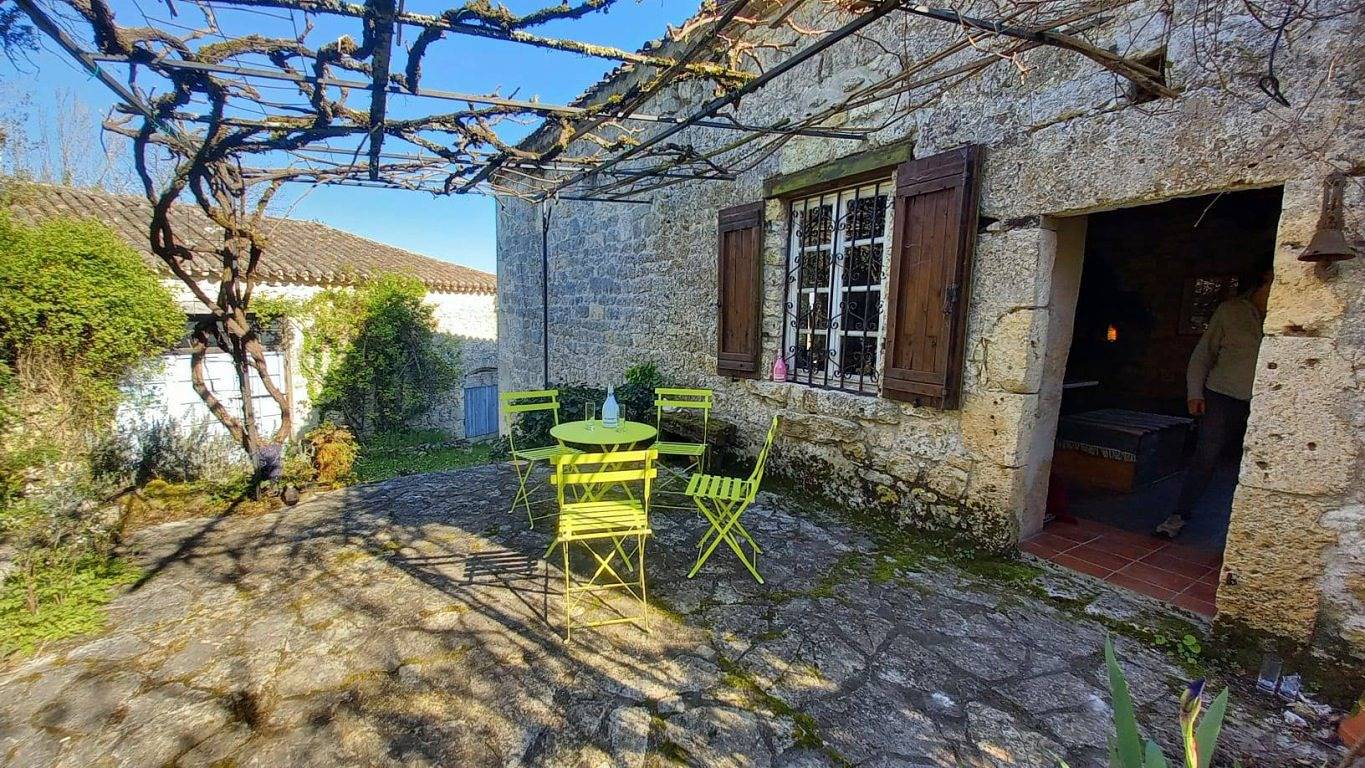 Maison Authentique en pierre pour 2 personnes in Montaigu-de-Quercy, Tarn-et-Garonne