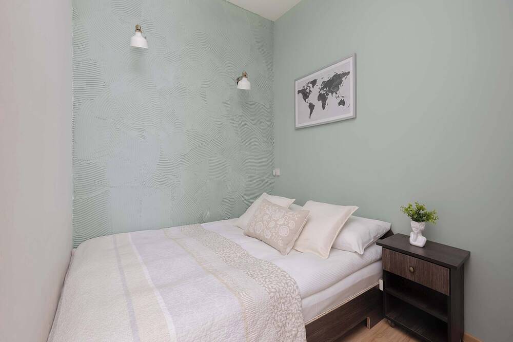 Entire apartment, Cosy Studio with Garden | Parking | Fan in Warsaw, Masovia