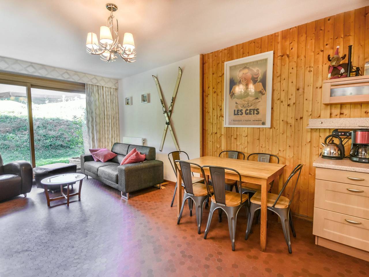Appartement entier, Agréable T4 aux Gets - Arrivée Skis aux Pieds - Proche Piste de la Turche - 6 Pers. in Les Gets, Les Portes du Soleil