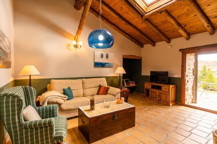 Casa rural para 4 personas, con Jacuzzi además de Terraza y Jardín en Navacepedilla de Corneja - 2