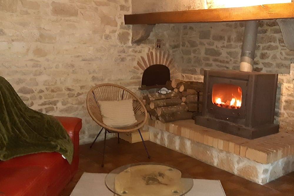Cocooning au coin du feu in Éclans-Nenon, Jura