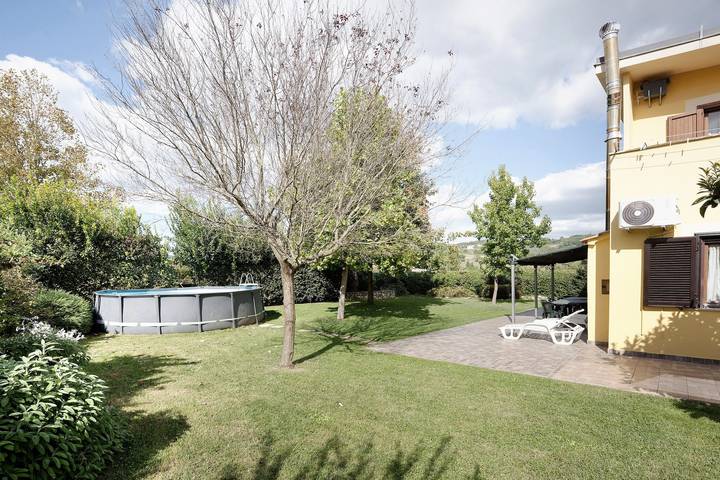 Villa 'Relax' with Mountain View, Wi-Fi and Air Conditioning in Ruviano, Caserta Province