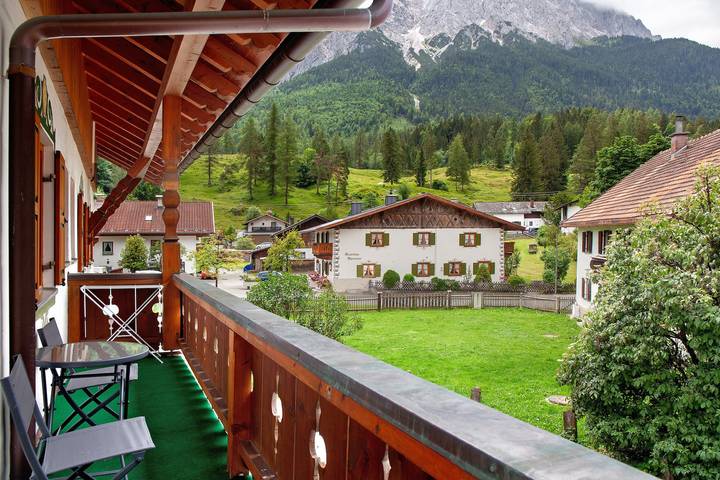 Ferienwohnung für 2 Personen, mit Balkon am Eibsee - 2