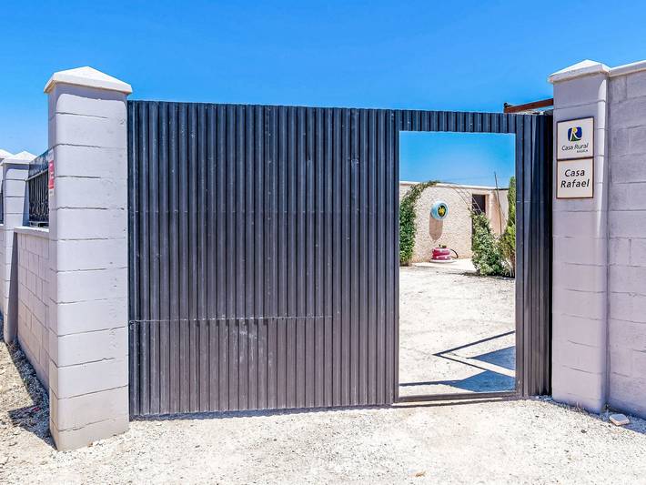 Location de vacances pour 8 personnes, avec Terrasse ainsi que Jardin et Piscine dans La Lantejuela - 3