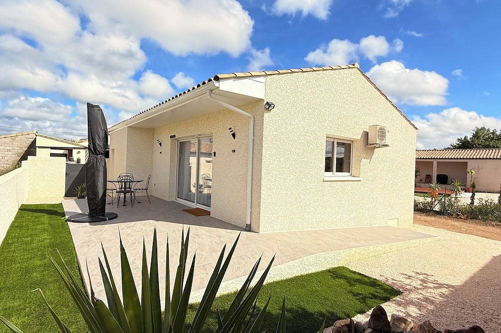 Gite \"Le Puech Fario\" Comfortable new villa in the countryside ideal for couples in Pouzolles, Béziers region