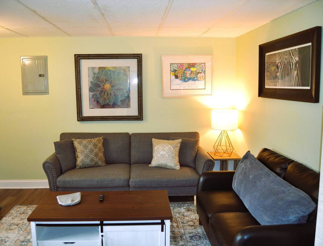 Ganze Wohnung, Ein entzückendes und gemütliches Apartment mit zwei Schlafzimmern in Grand Forks, Grand Forks County